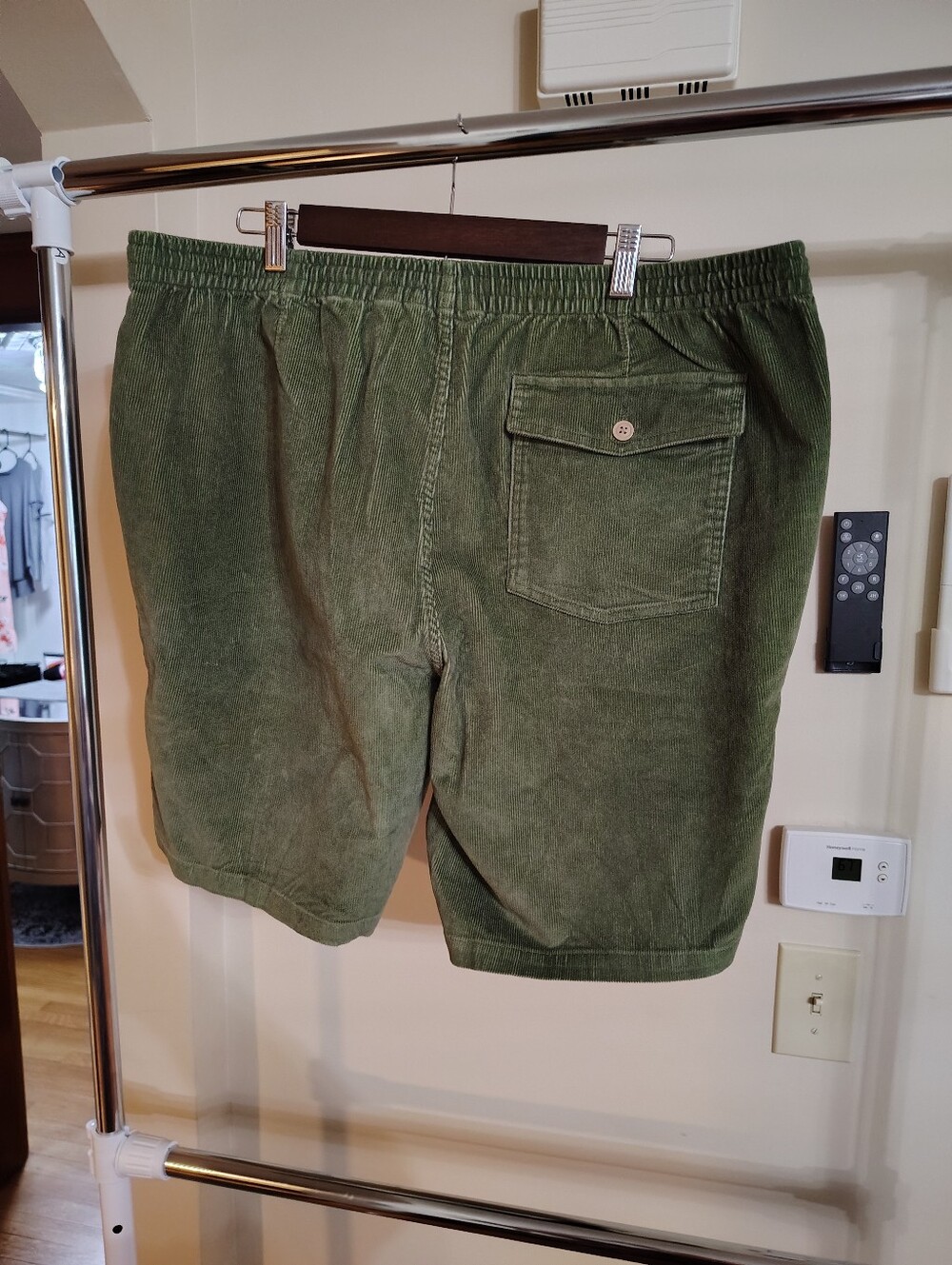 Lands' End Olive Corduroy Drawstring Men's Shorts - Picture 2 of 6